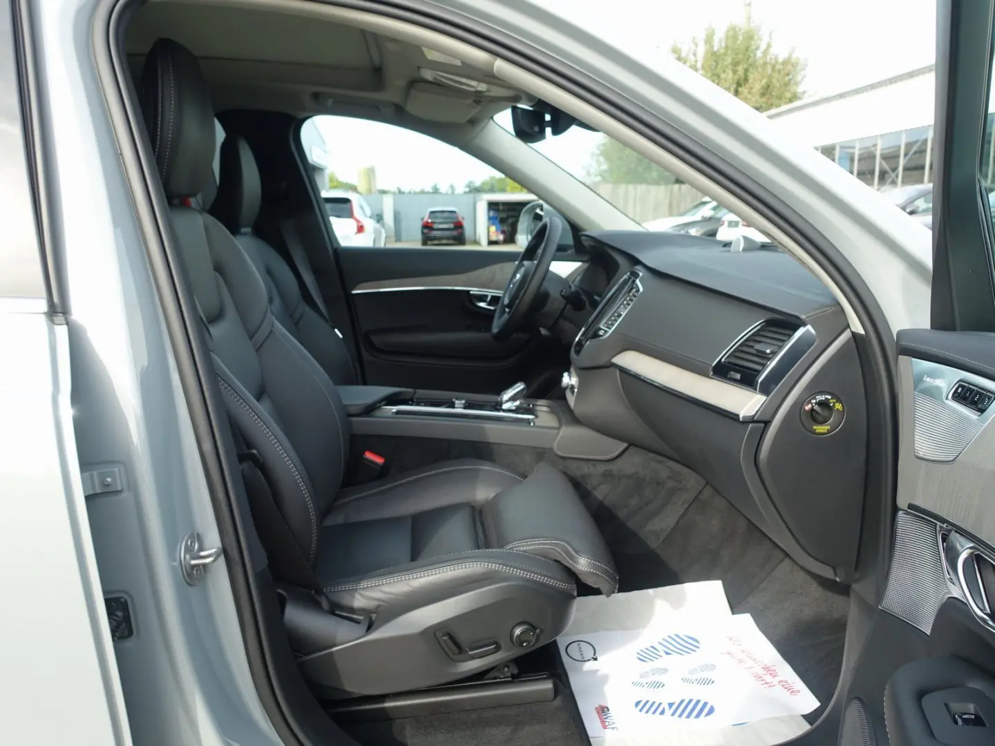 XC90 T8 Plus Bright AWD HeadUp/Pano/B&W/AHK/Four