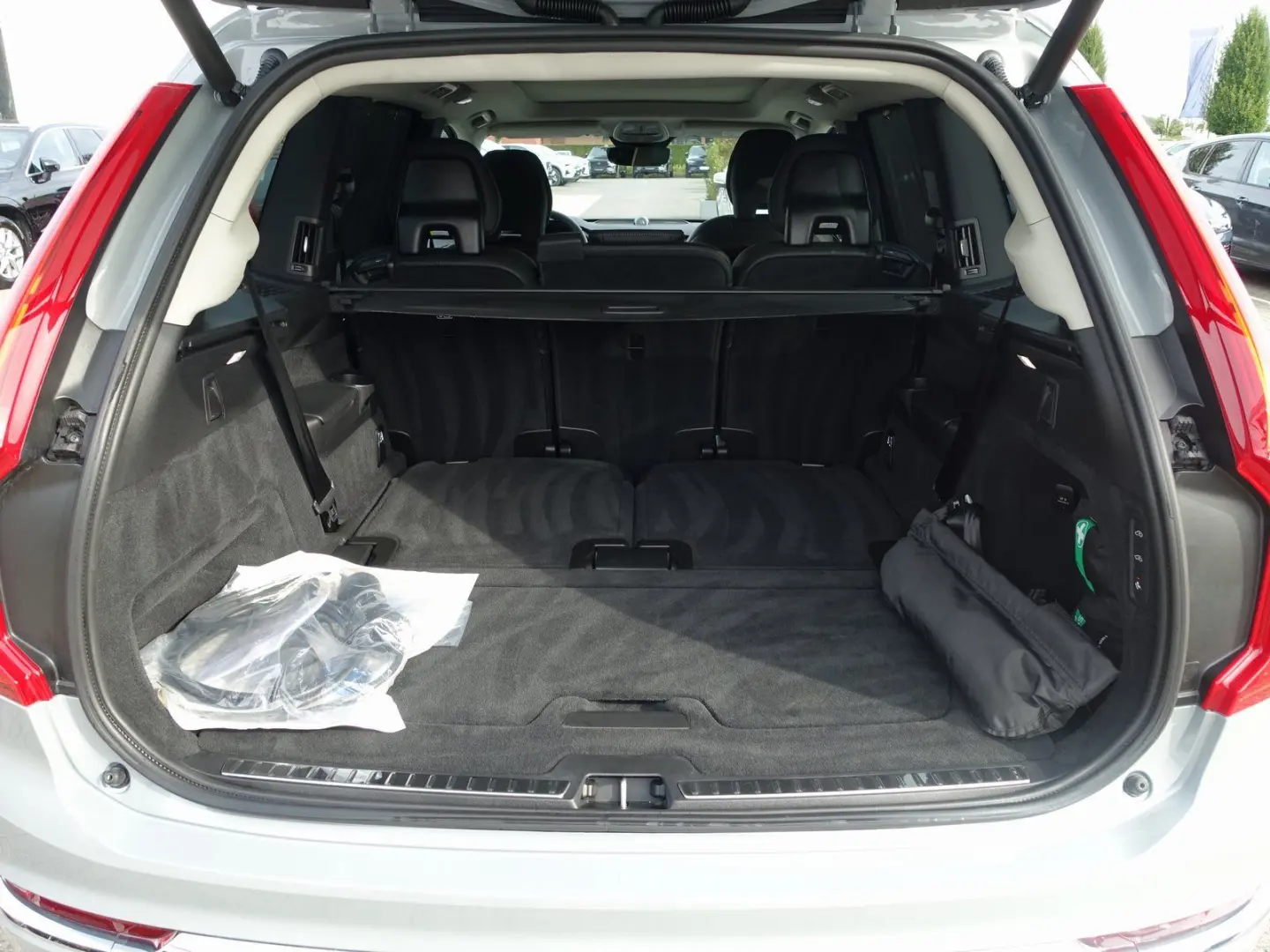 XC90 T8 Plus Bright AWD HeadUp/Pano/B&W/AHK/Four