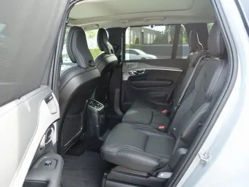 XC90 T8 Plus Bright AWD HeadUp/Pano/B&W/AHK/Four