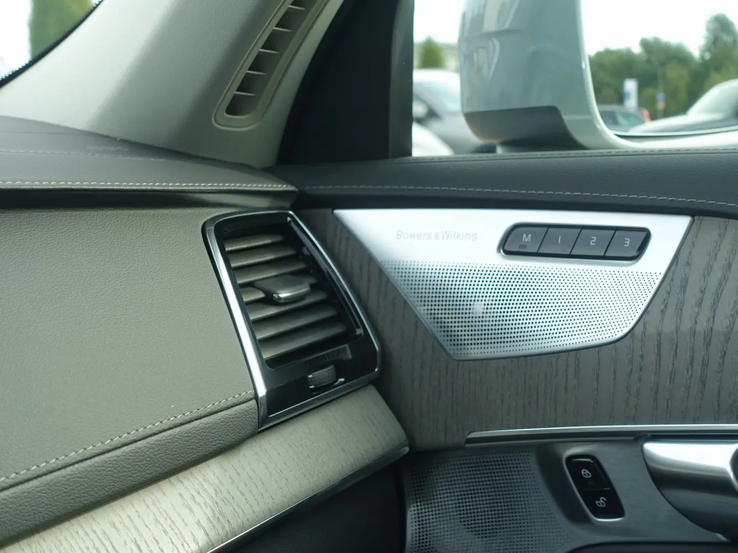 XC90 T8 Plus Bright AWD HeadUp/Pano/B&W/AHK/Four