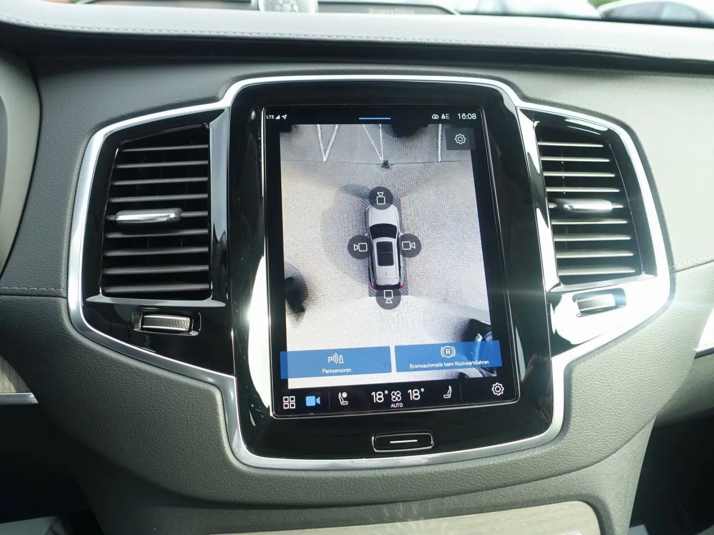 XC90 T8 Plus Bright AWD HeadUp/Pano/B&W/AHK/Four