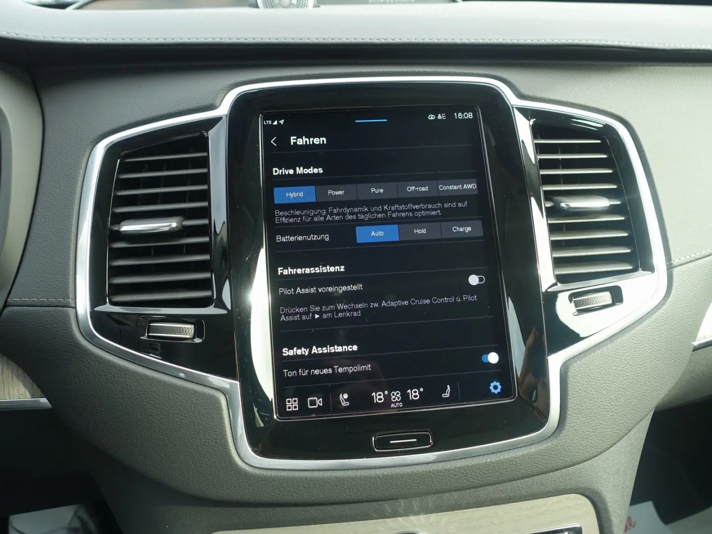 XC90 T8 Plus Bright AWD HeadUp/Pano/B&W/AHK/Four