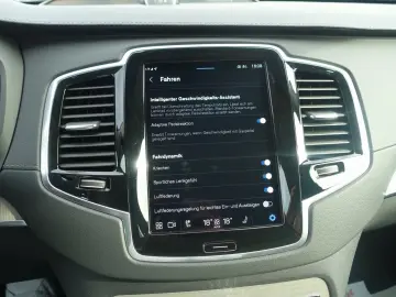 XC90 T8 Plus Bright AWD HeadUp/Pano/B&W/AHK/Four