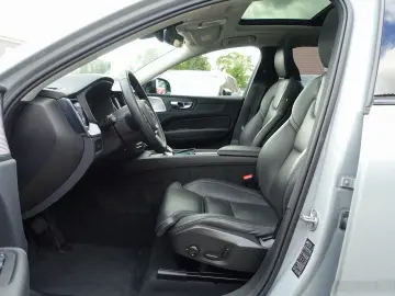 XC60 Ultra B5 AWD Dark Massage B&W 360  Pano