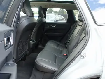 XC60 Ultra B5 AWD Dark Massage B&W 360  Pano