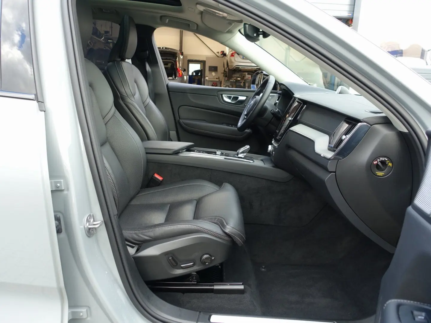 XC60 Ultra B5 AWD Dark Massage B&W 360  Pano
