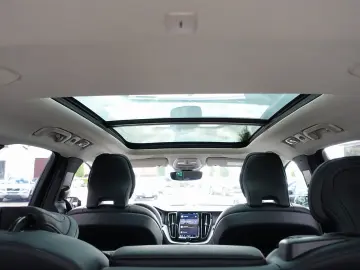 XC60 Ultra B5 AWD Dark Massage B&W 360  Pano
