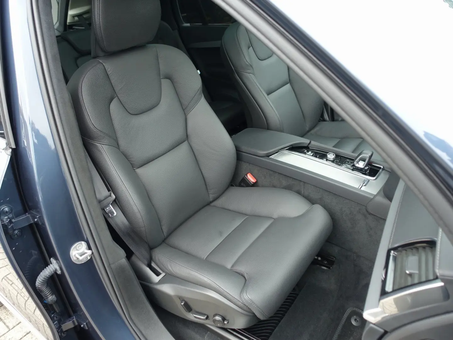 XC90 Ultra T8 AWD/FourC/360°/H&K/Pano/Head-Up
