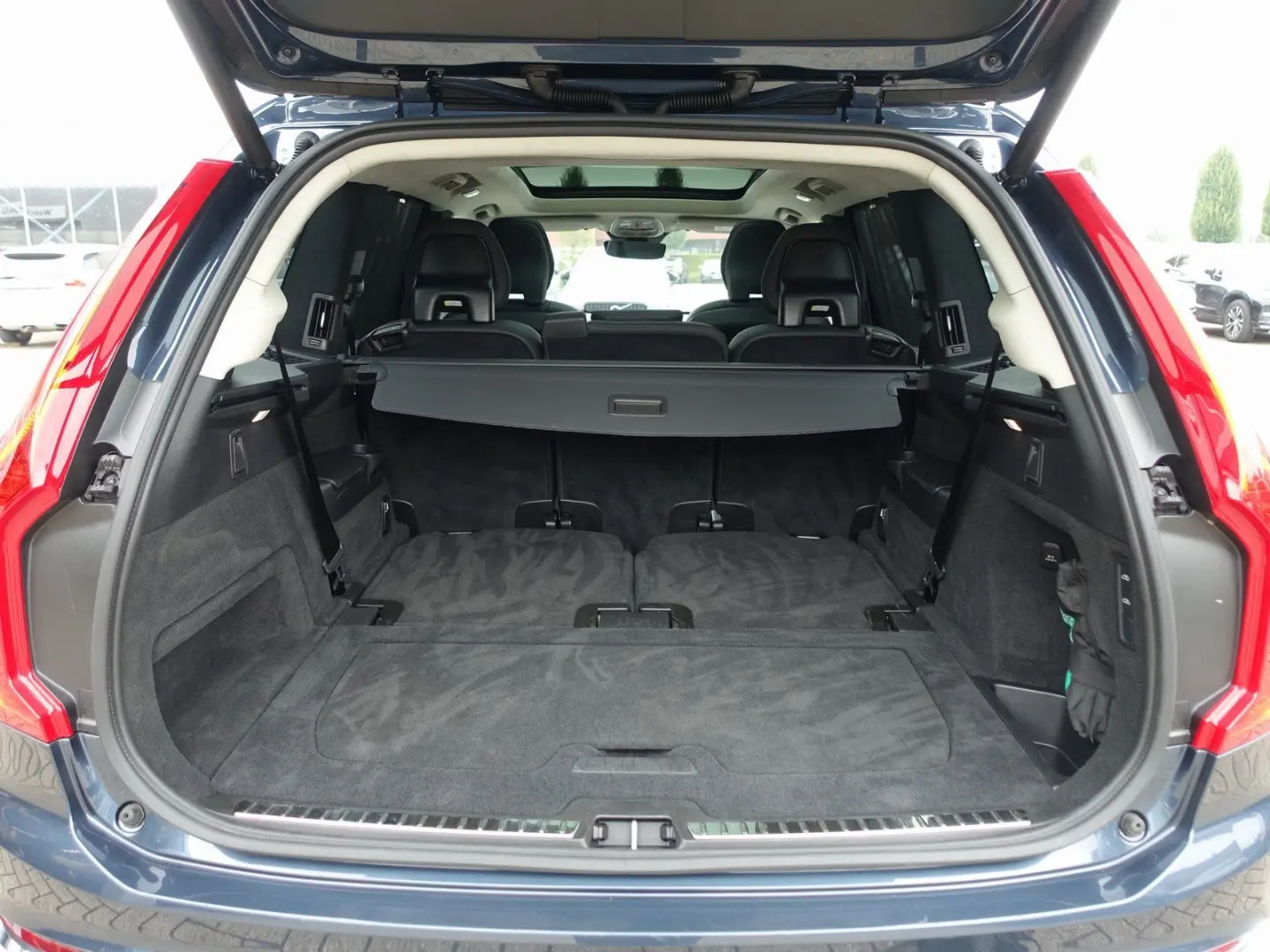 XC90 Ultra T8 AWD/FourC/360°/H&K/Pano/Head-Up