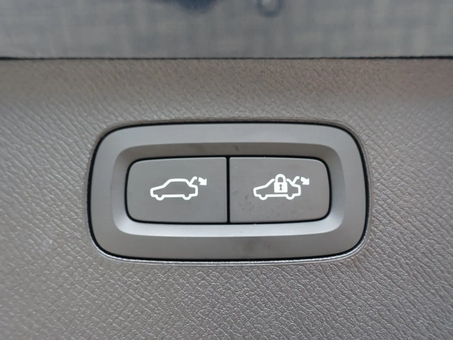 XC90 Ultra T8 AWD/FourC/360°/H&K/Pano/Head-Up