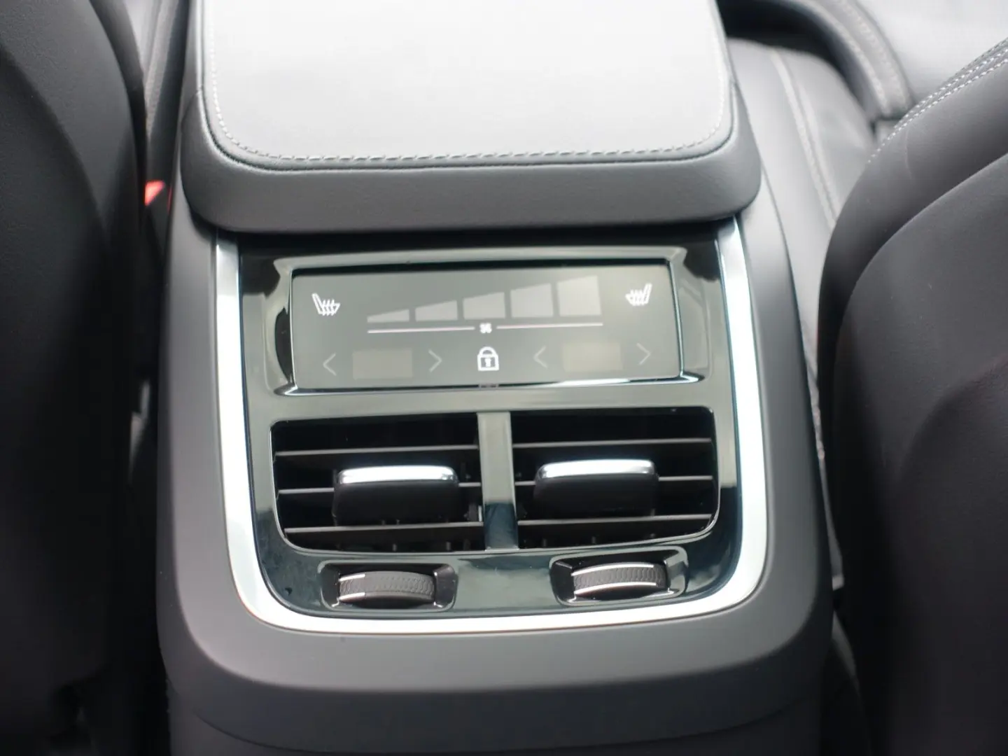 XC90 Ultra Dark T8 AWD Recharge B&W/PANO/MASSAGE