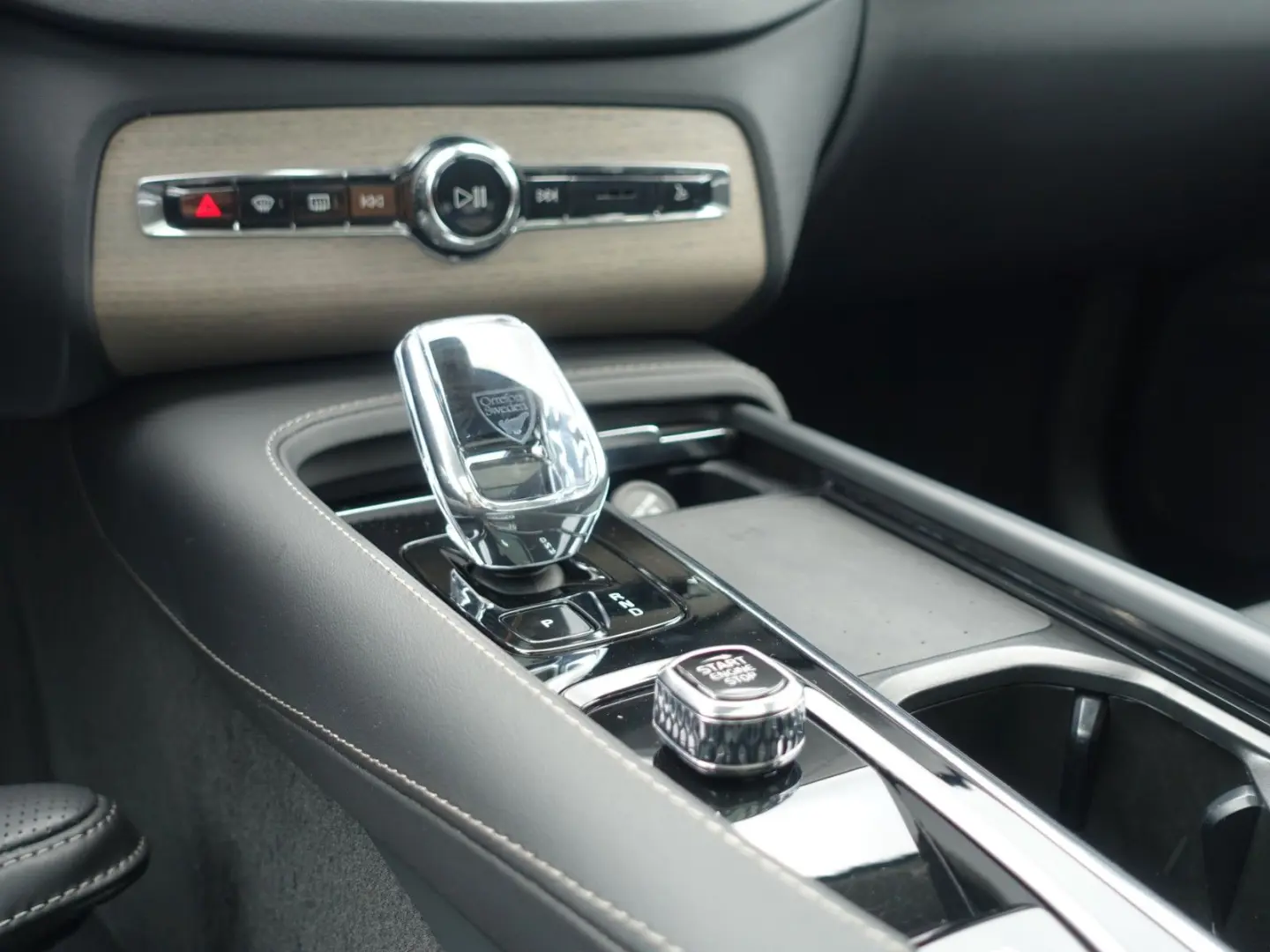 XC90 Ultra Dark T8 AWD Recharge B&W/PANO/MASSAGE