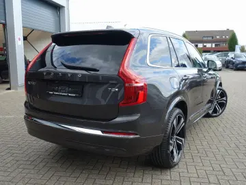 XC90 Plus T8 AWD Plug-in Hybrid PANO/HUD/B&W/AHK