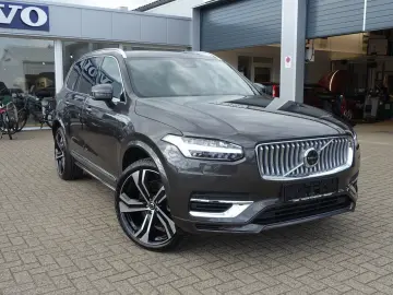 XC90 Plus T8 AWD Plug-in Hybrid PANO/HUD/B&W/AHK