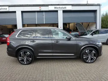 XC90 Plus T8 AWD Plug-in Hybrid PANO/HUD/B&W/AHK