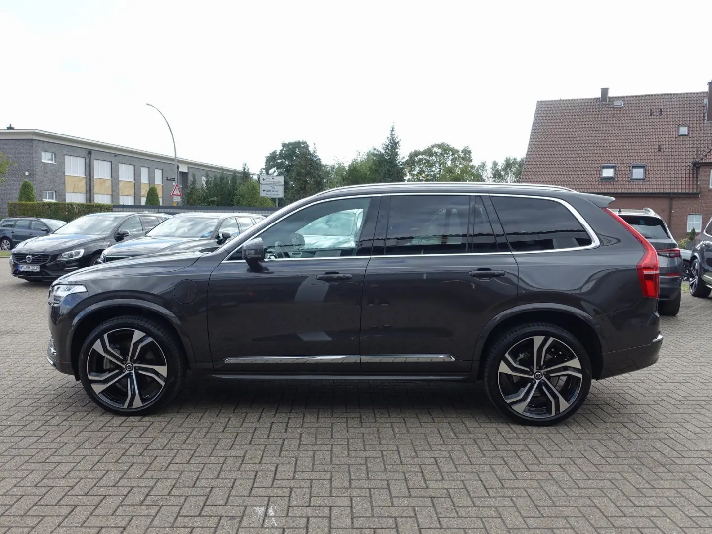 XC90 Plus T8 AWD Plug-in Hybrid PANO/HUD/B&W/AHK