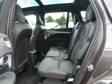 XC90 Plus T8 AWD Plug-in Hybrid PANO/HUD/B&W/AHK