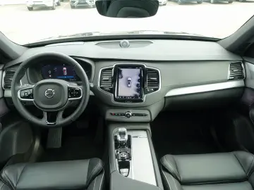 XC90 Plus T8 AWD Plug-in Hybrid PANO/HUD/B&W/AHK
