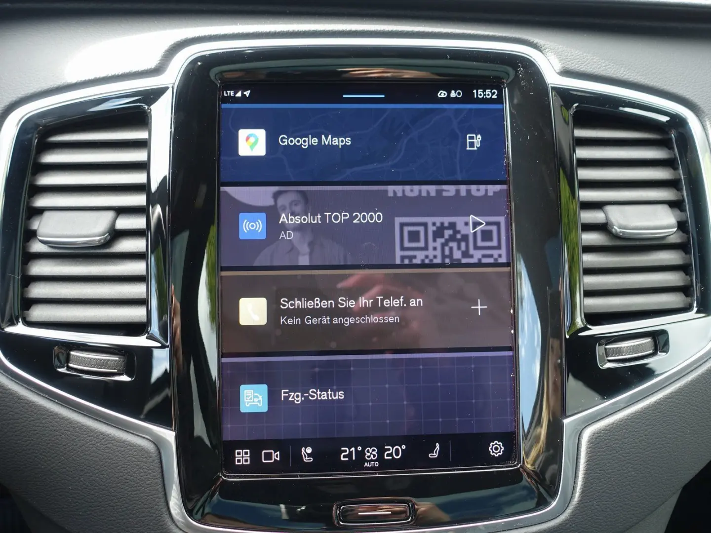 XC90 Plus T8 AWD Plug-in Hybrid PANO/HUD/B&W/AHK