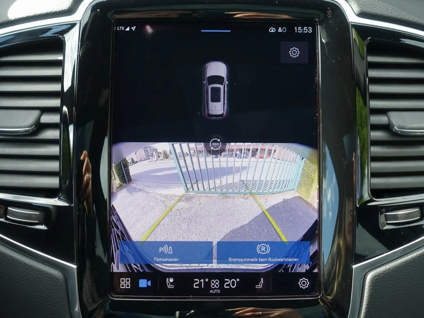 XC90 Plus T8 AWD Plug-in Hybrid PANO/HUD/B&W/AHK