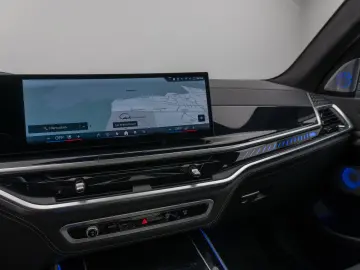 X5 M60i Panorama 360  B&W SoftCL Massage 22Zoll