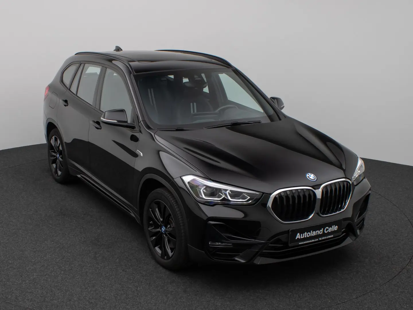 X1 xD25e SportLine Panorama HUD DAB Parkassist