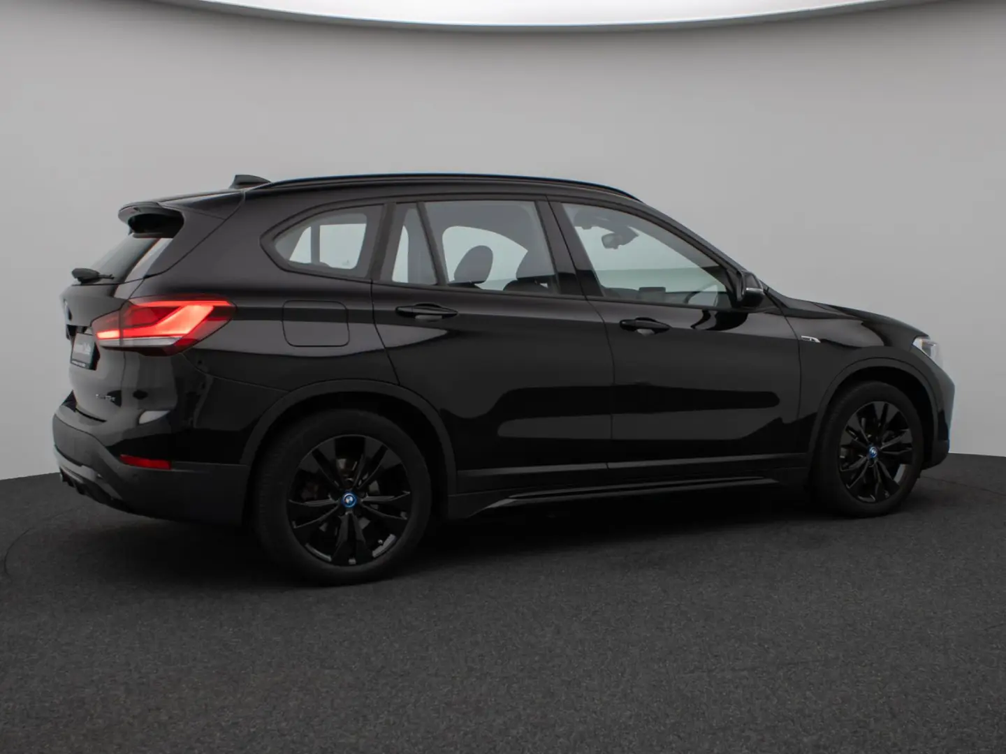 X1 xD25e SportLine Panorama HUD DAB Parkassist