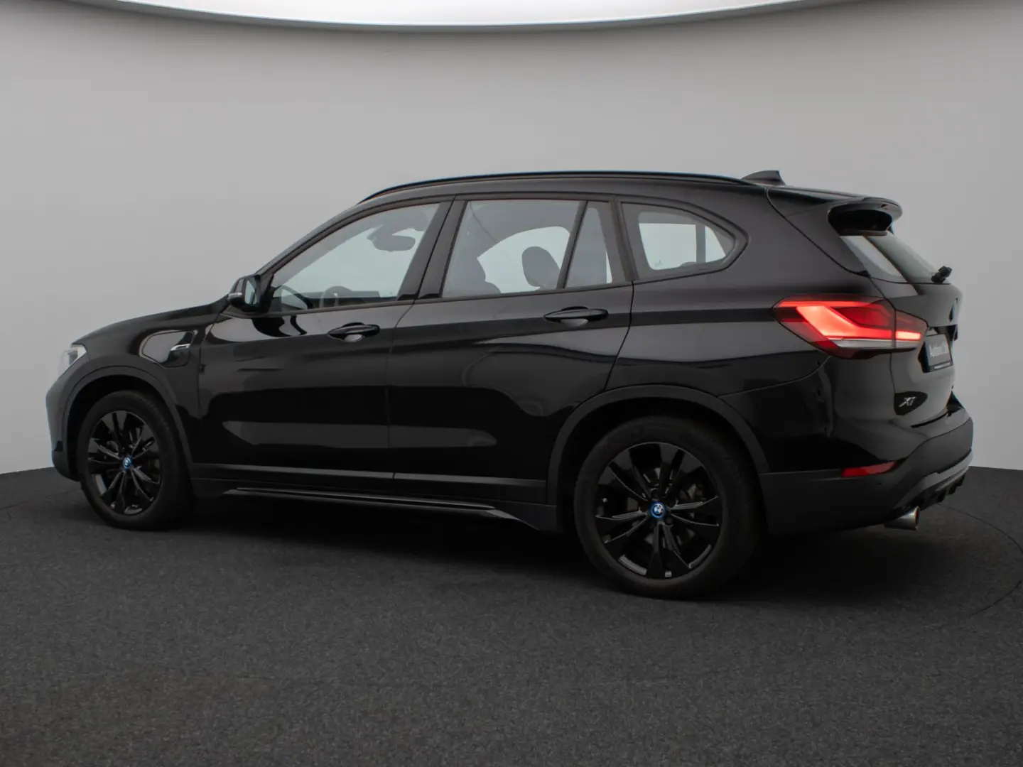 X1 xD25e SportLine Panorama HUD DAB Parkassist