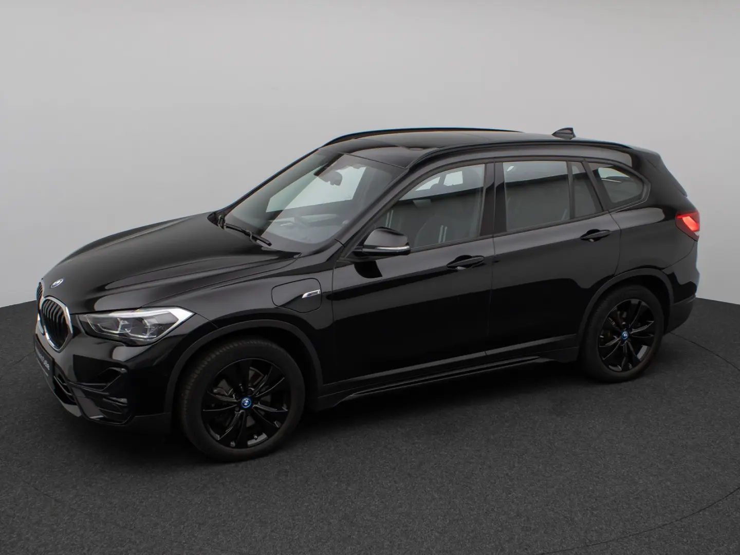 X1 xD25e SportLine Panorama HUD DAB Parkassist