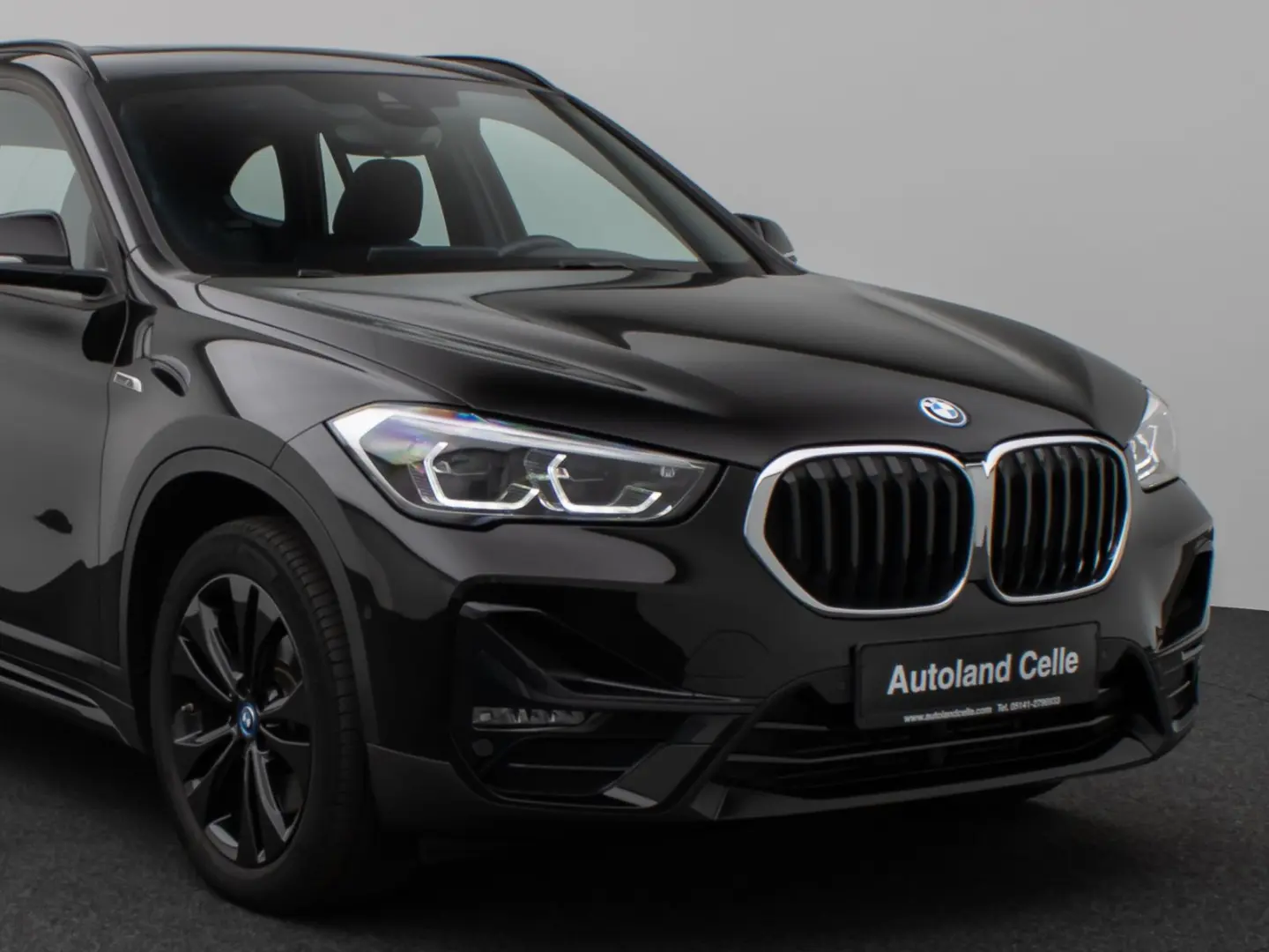 X1 xD25e SportLine Panorama HUD DAB Parkassist