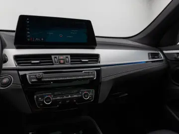 X1 xD25e SportLine Panorama HUD DAB Parkassist