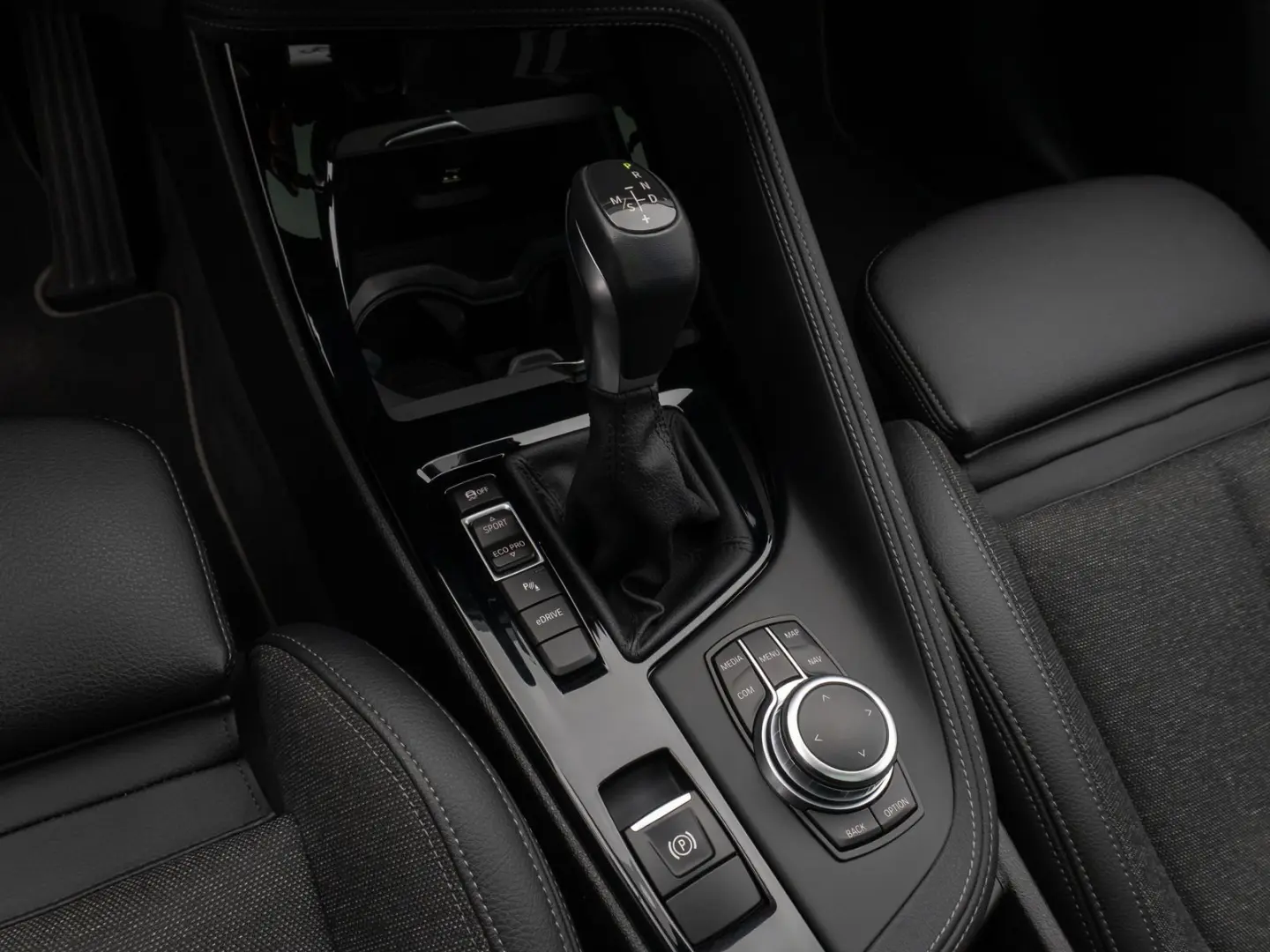 X1 xD25e SportLine Panorama HUD DAB Parkassist