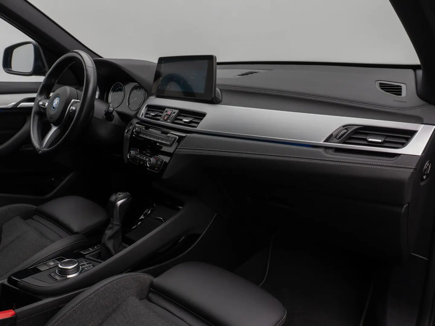 X1 xD25e SportLine Panorama HUD DAB Parkassist