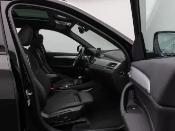 X1 xD25e SportLine Panorama HUD DAB Parkassist