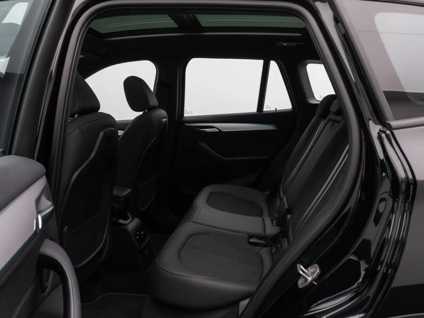X1 xD25e SportLine Panorama HUD DAB Parkassist