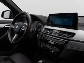 X1 xD25e SportLine Panorama HUD DAB Parkassist