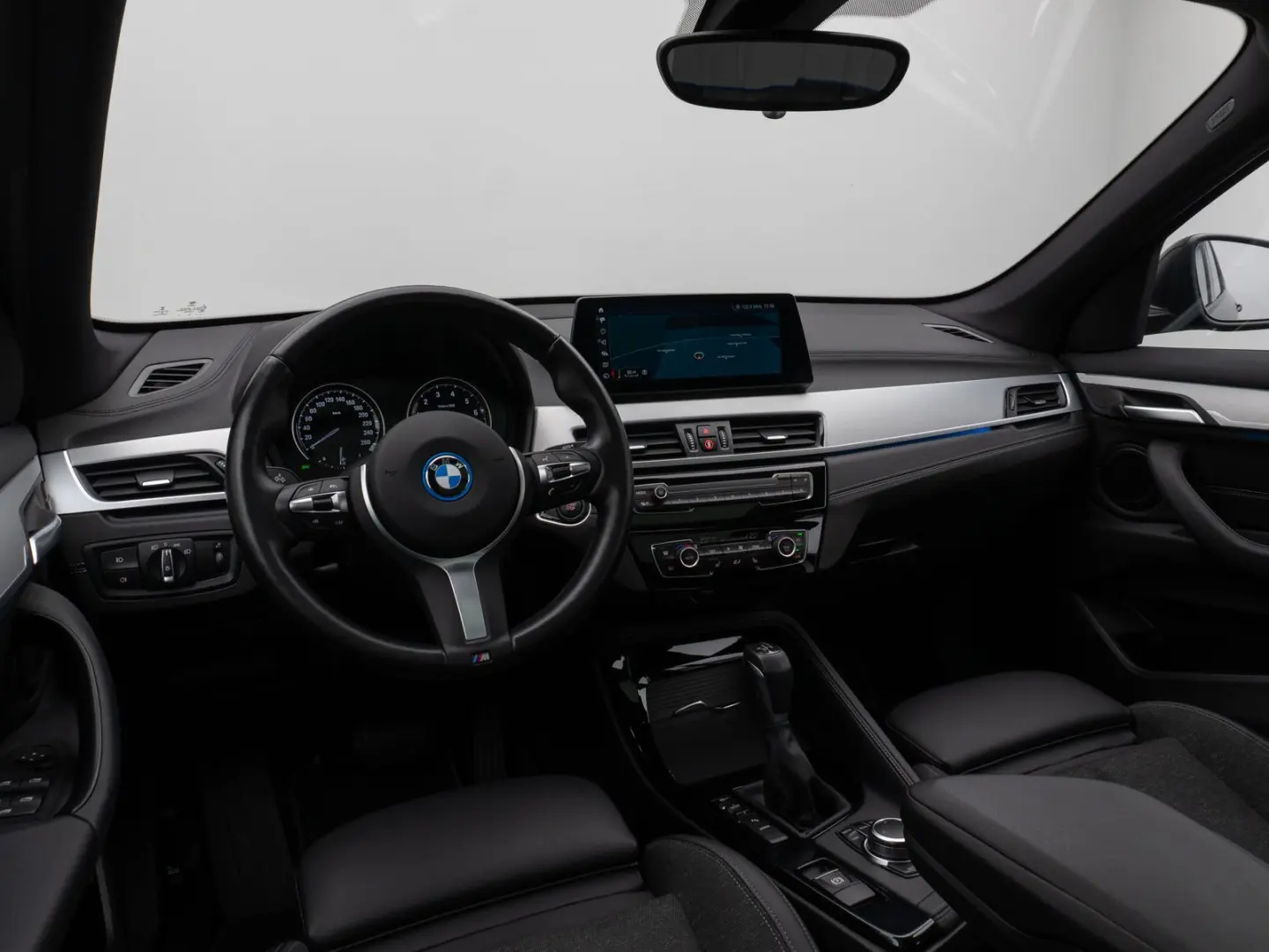 X1 xD25e SportLine Panorama HUD DAB Parkassist