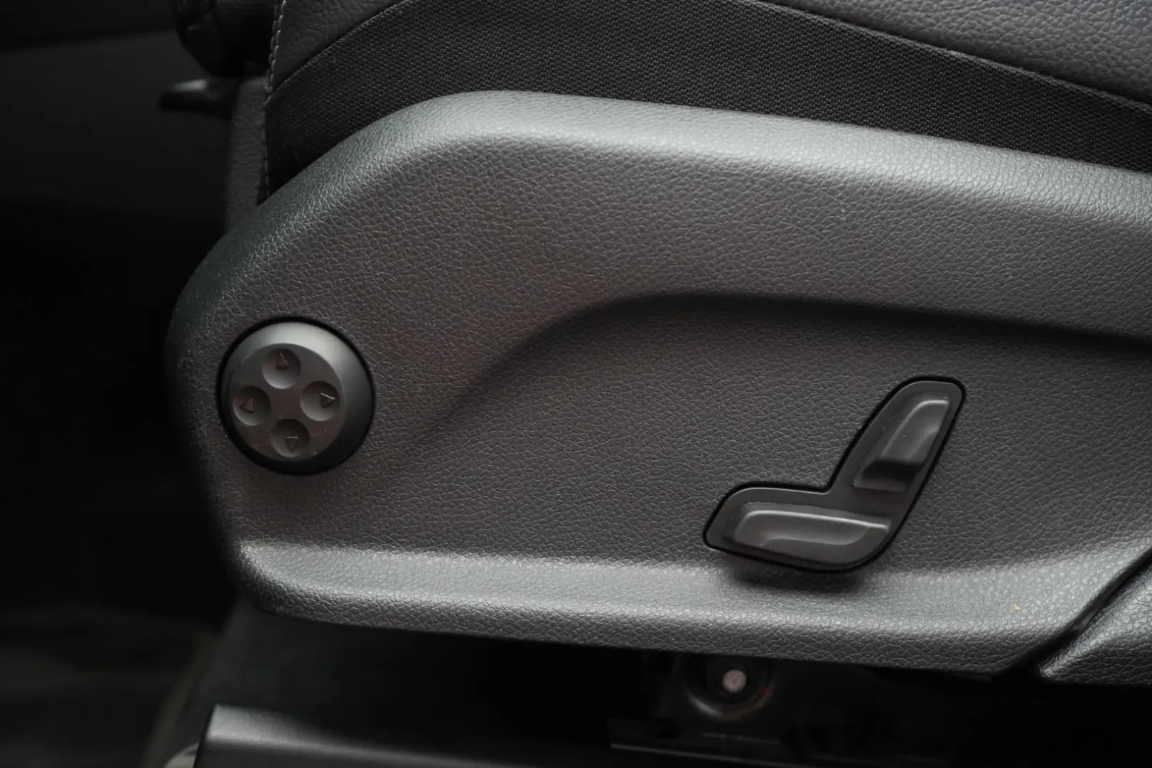GLC 220 d 4Matic 9G-Tronic Leder/Distronic/Kamer