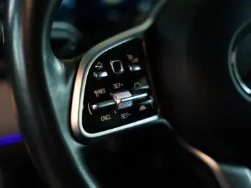 GLE 350 d 4M AMG Line 1.H *Pano*Wide*Distr*AHK