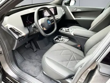 iX Edition Sport 50 xDrive AHK Sky Lounge