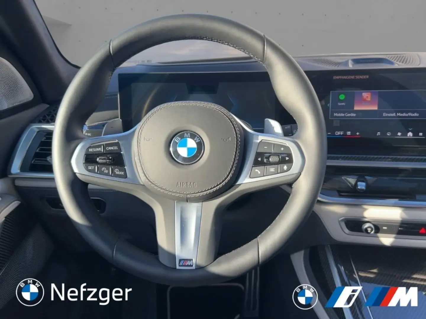 X7 xDrive40d M Sport Massage B&W Panorama Standh