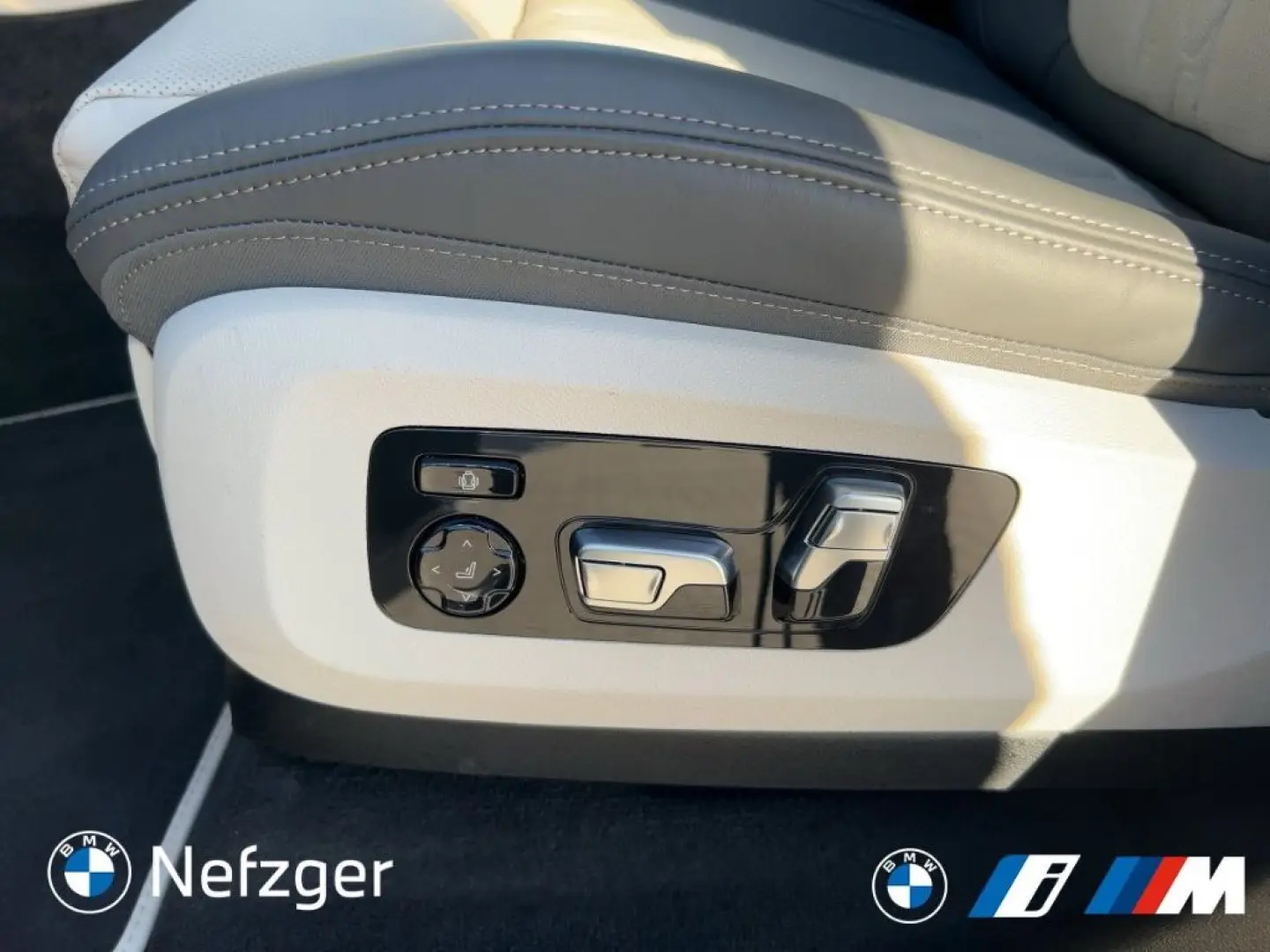 X7 xDrive40d M Sport Massage B&W Panorama Standh