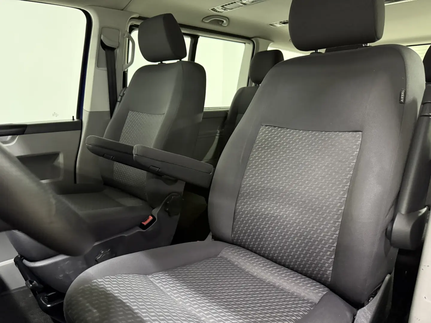 Volkswagen T5 Caravelle 2.0 TDI