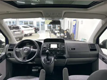 Volkswagen T5 Caravelle 2.0 TDI