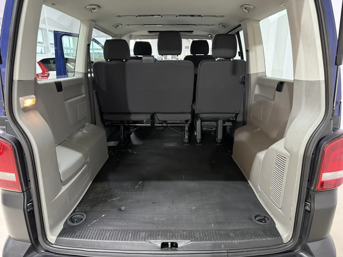 Volkswagen T5 Caravelle 2.0 TDI
