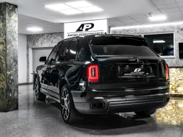 Cullinan Black Badge