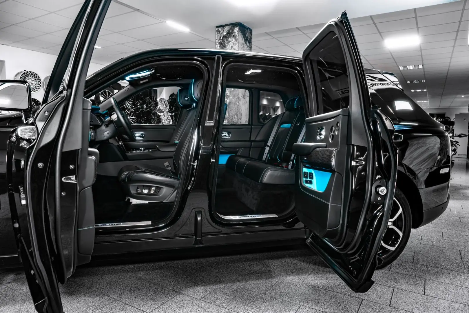 Cullinan Black Badge