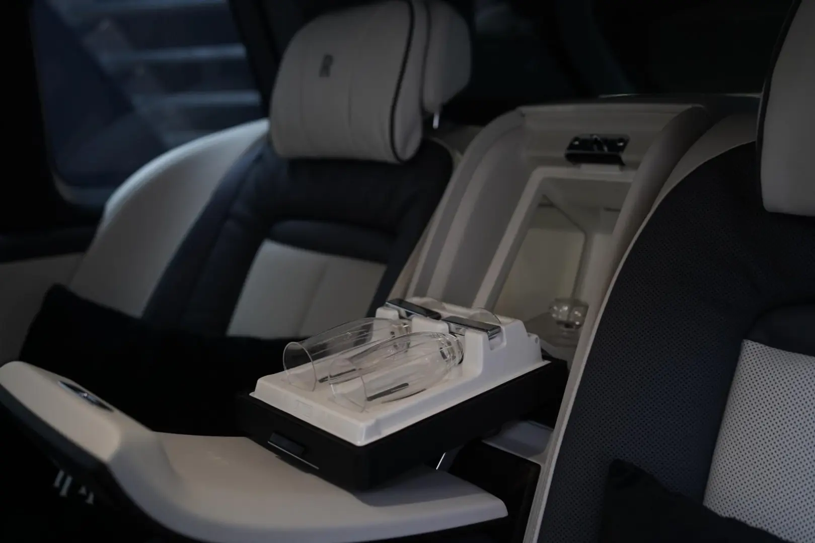 Cullinan   TV   4-Seats   NightV   22Z   Fridge