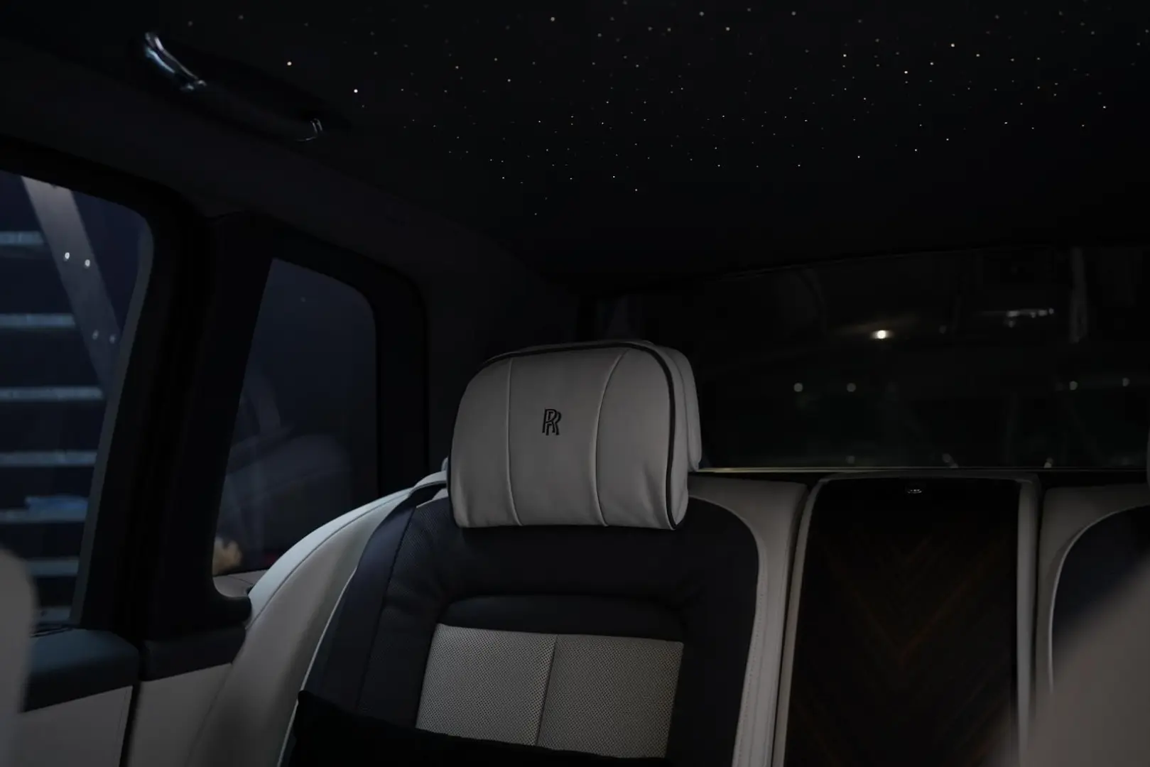 Cullinan   TV   4-Seats   NightV   22Z   Fridge