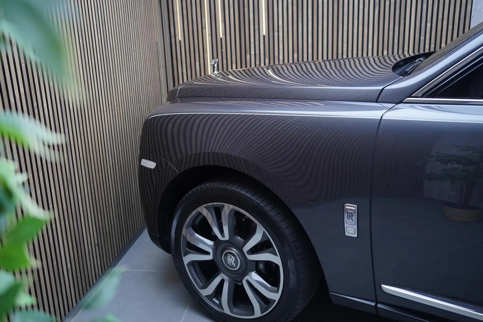 Cullinan   TV   4-Seats   NightV   22Z   Fridge